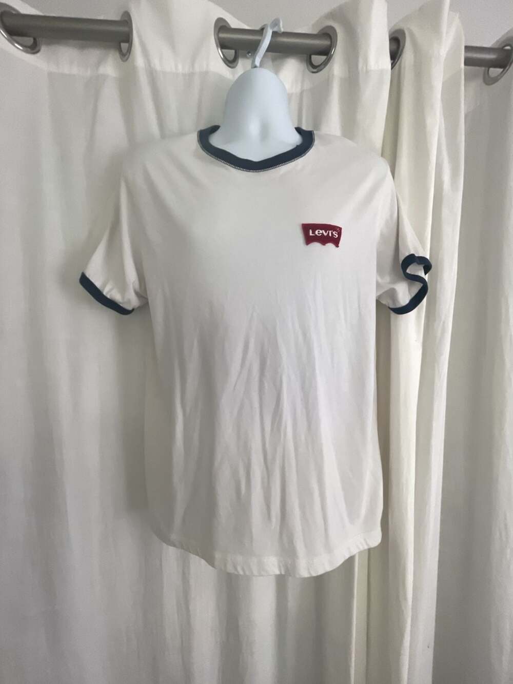 Levi's Ringer T-Shirt White Navy Logo Patch Size L
Retro